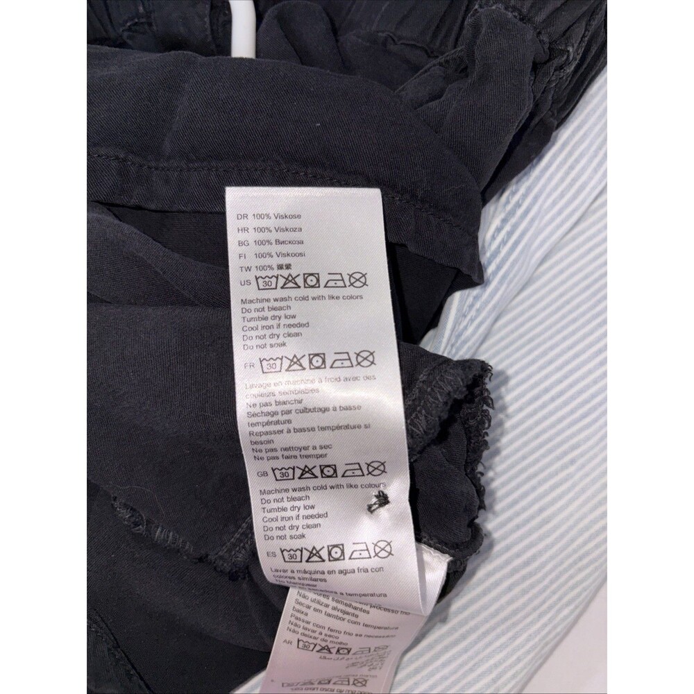 RVCA Hitched Romper Viscose Small Black Softest Romper, buttons up, pockets - Picture 9 of 10